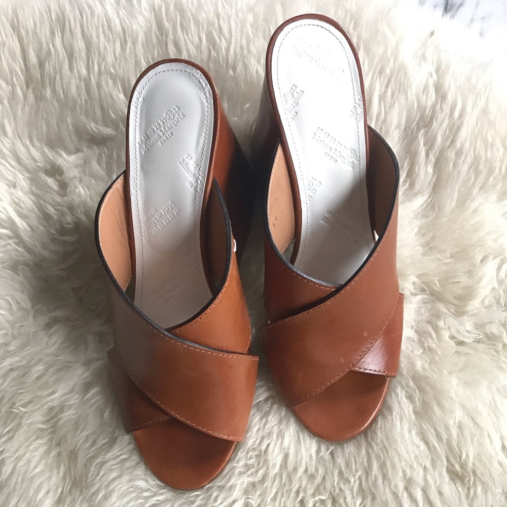 EUC Maison Margiela tan leather sandals